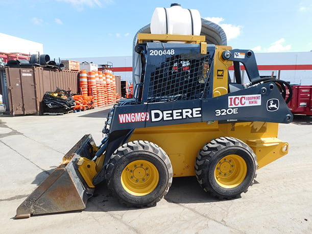 John Deere 320 Skid Steer